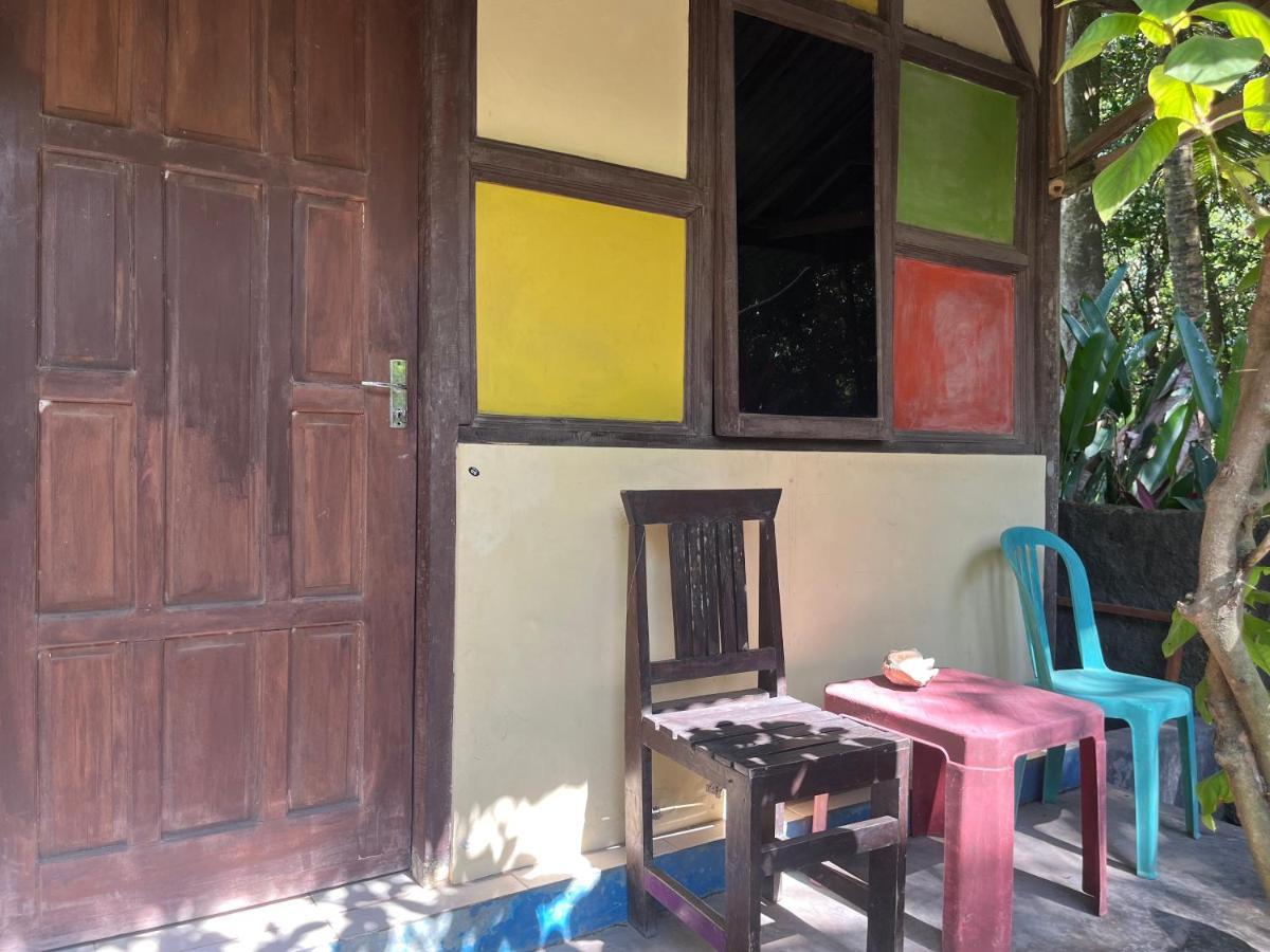 Appartement Big Daddy'S Surfcamp à Pasanggaran Extérieur photo