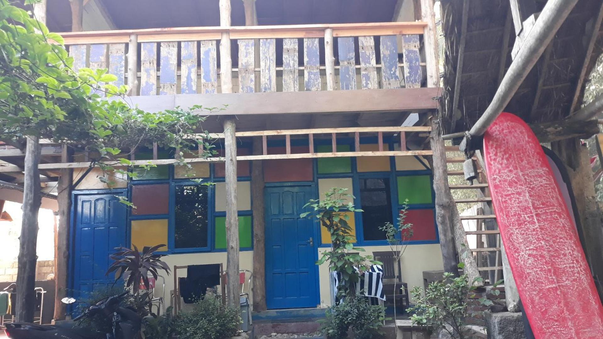Appartement Big Daddy'S Surfcamp à Pasanggaran Extérieur photo