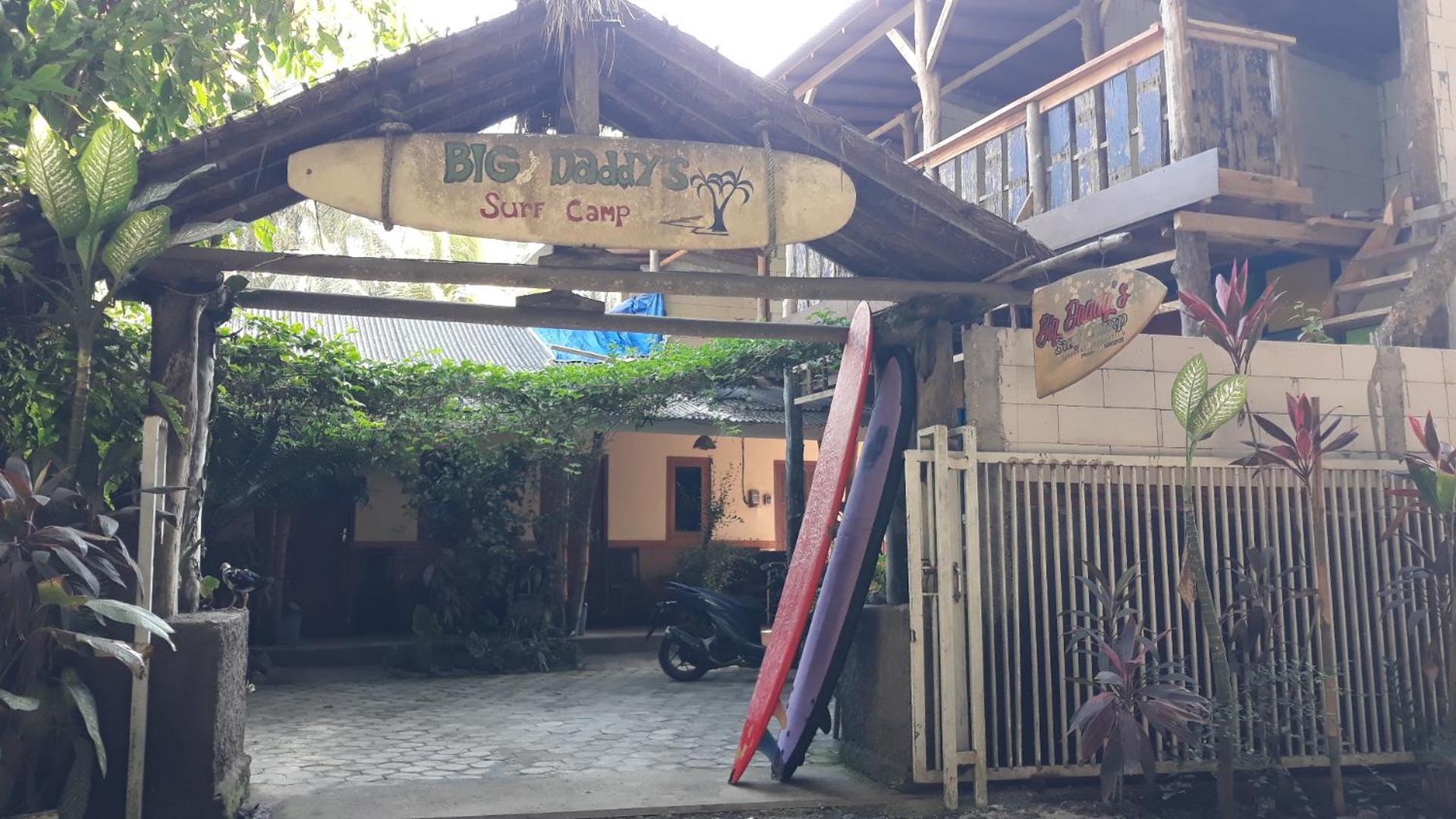 Appartement Big Daddy'S Surfcamp à Pasanggaran Extérieur photo