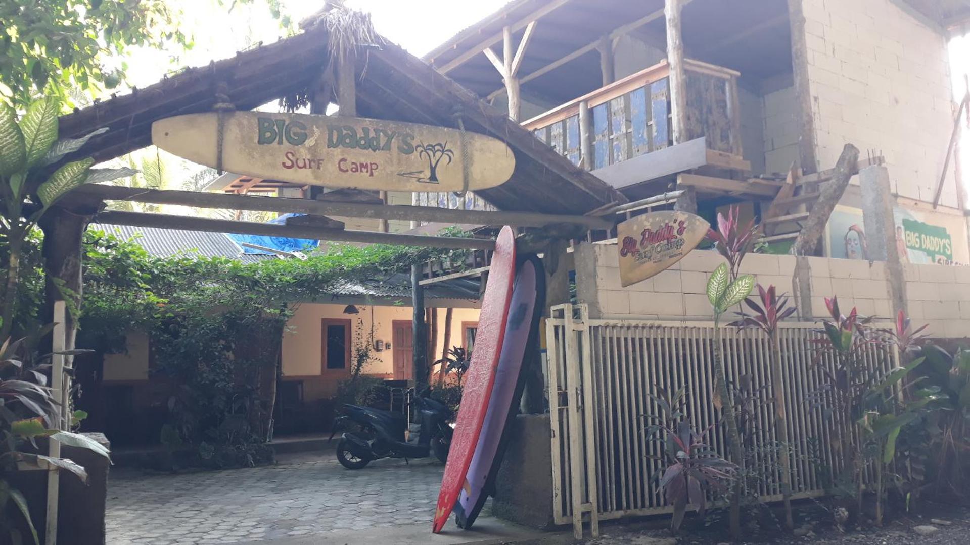 Appartement Big Daddy'S Surfcamp à Pasanggaran Extérieur photo